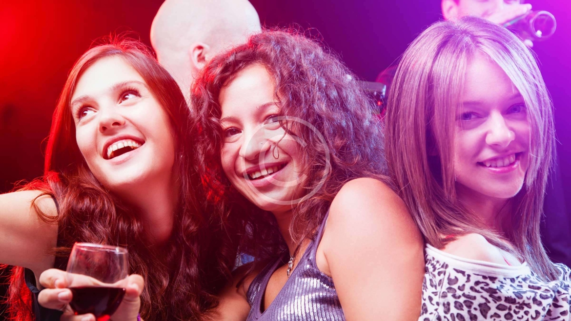 Special Offer: Free Drinks on Friday Nights